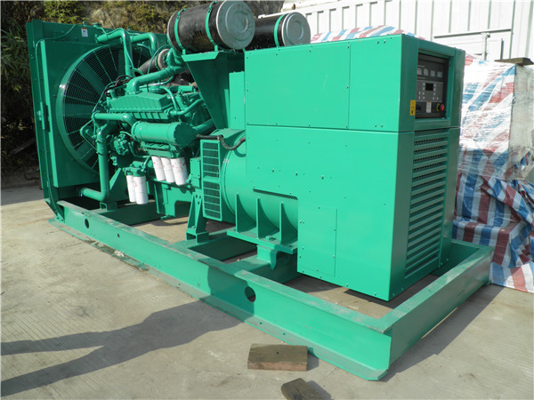 长子出租发电机 发电机组厂家：柴油发电机组的控制屏的作用是什么？