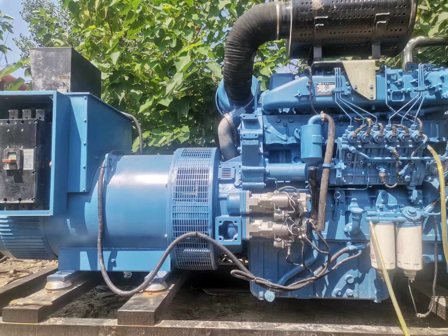长子详细说明降低 800kW 柴油发电机输出电流波动的方法