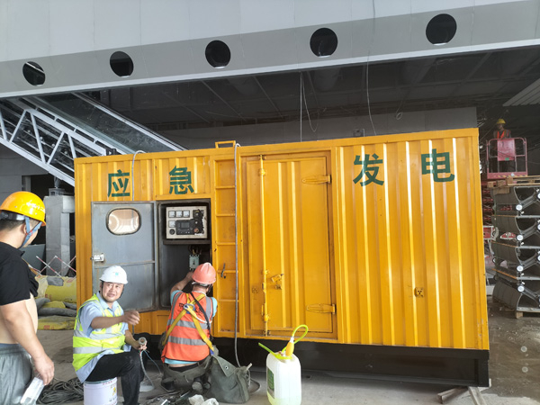 长子怎样判断空气滤清器是否需要更换？